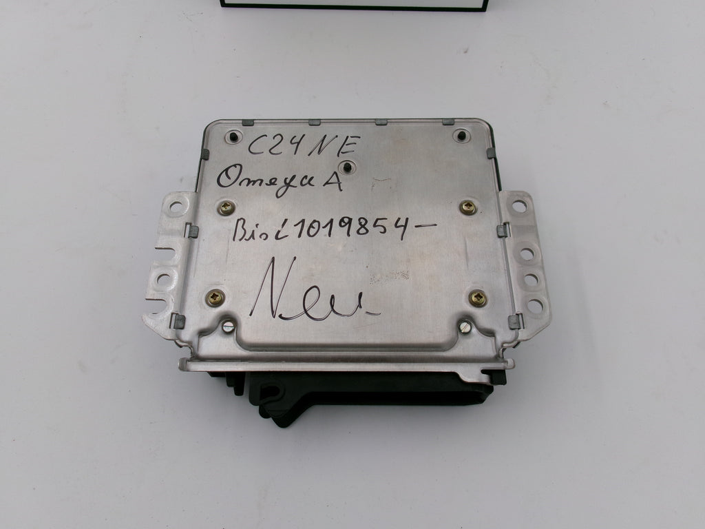Motorsteuergerät Opel Omega A 2,4 C24NE GM 90323483 Original 0261200165