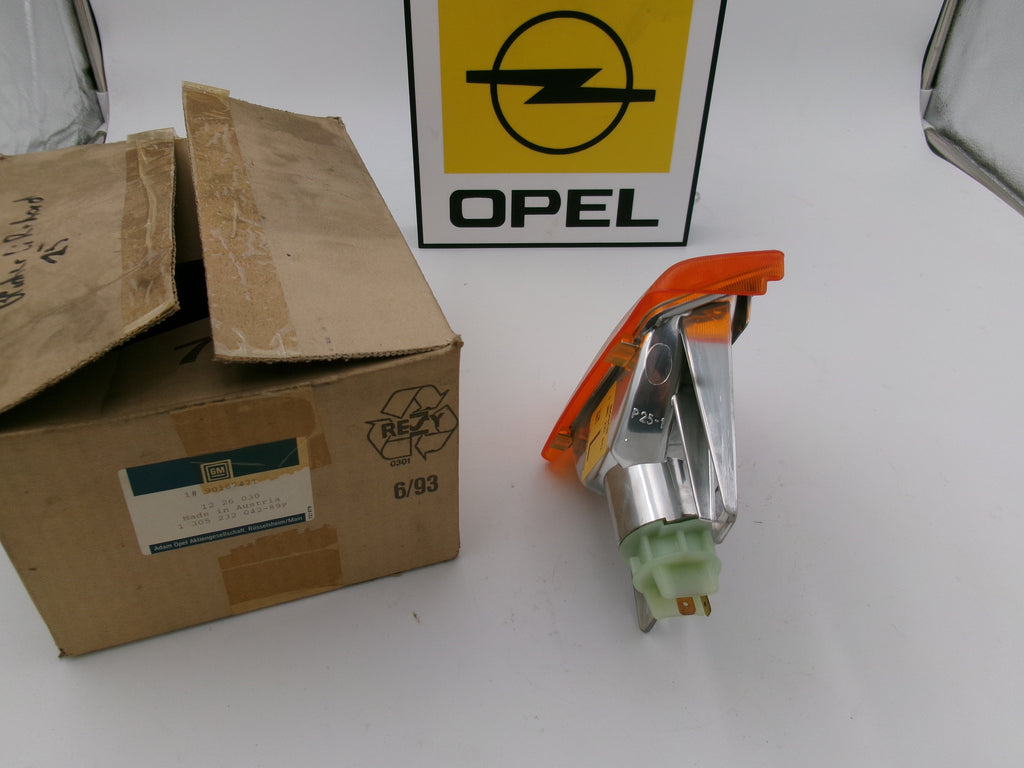 Blinker Links Opel Rekord E ab BJ 82   90187471