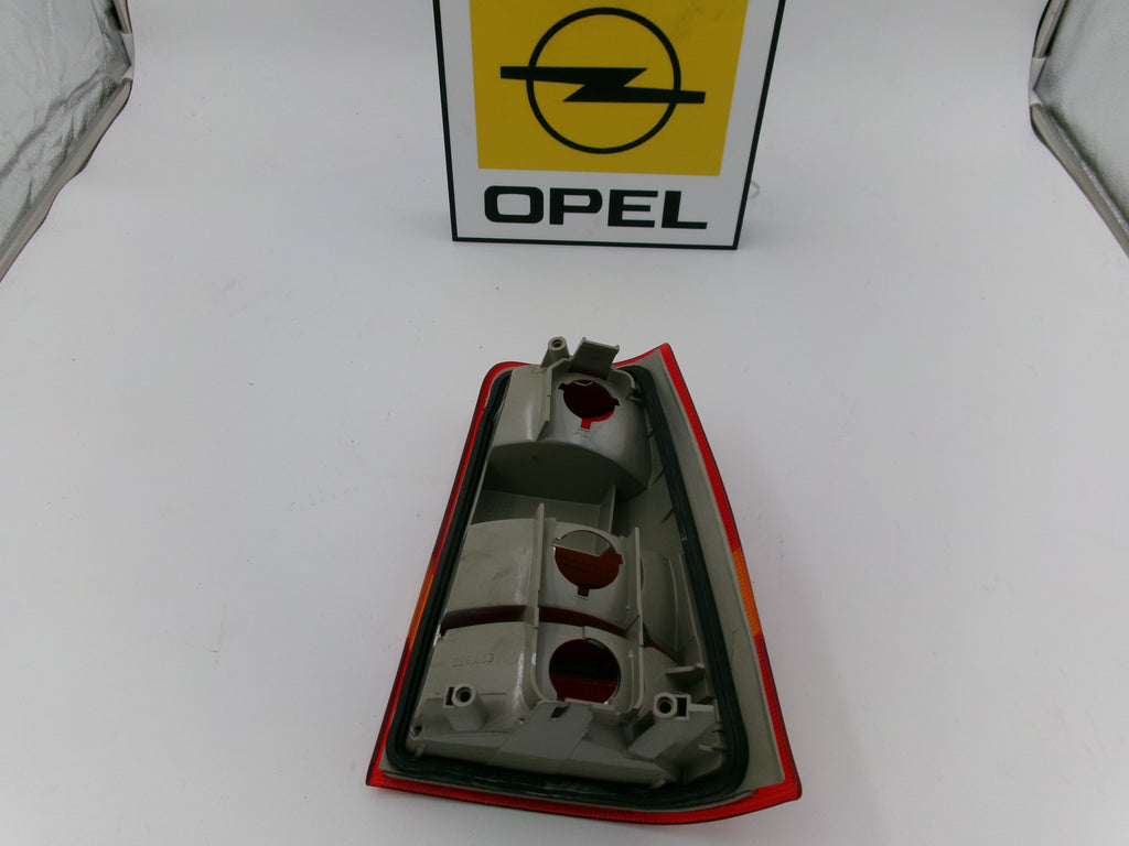 Rückleuchte links Opel Kadett E Schrägheck CC 90008813