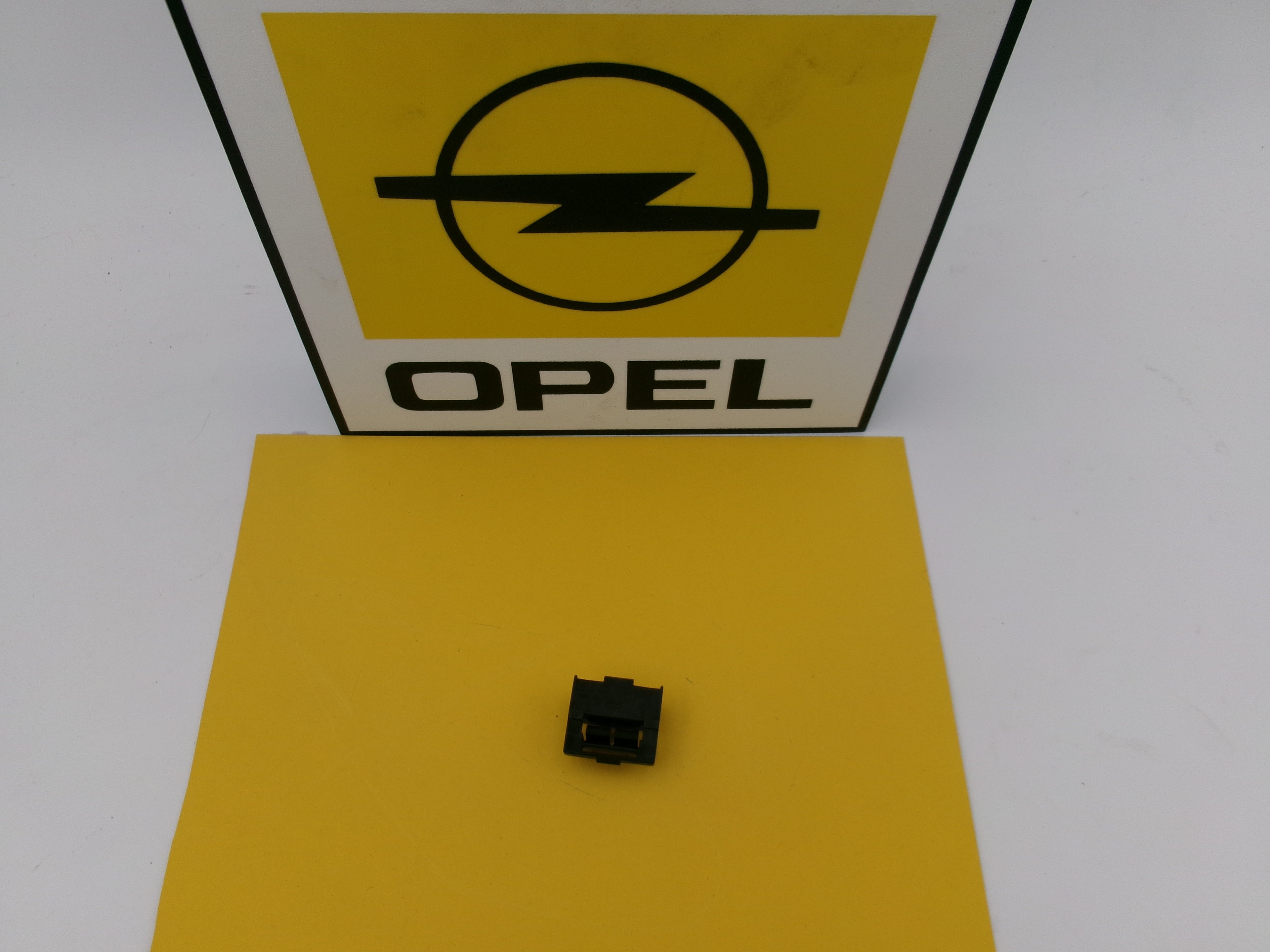 Original GM Opel Calibra Klemme an Regenleiste 90347908