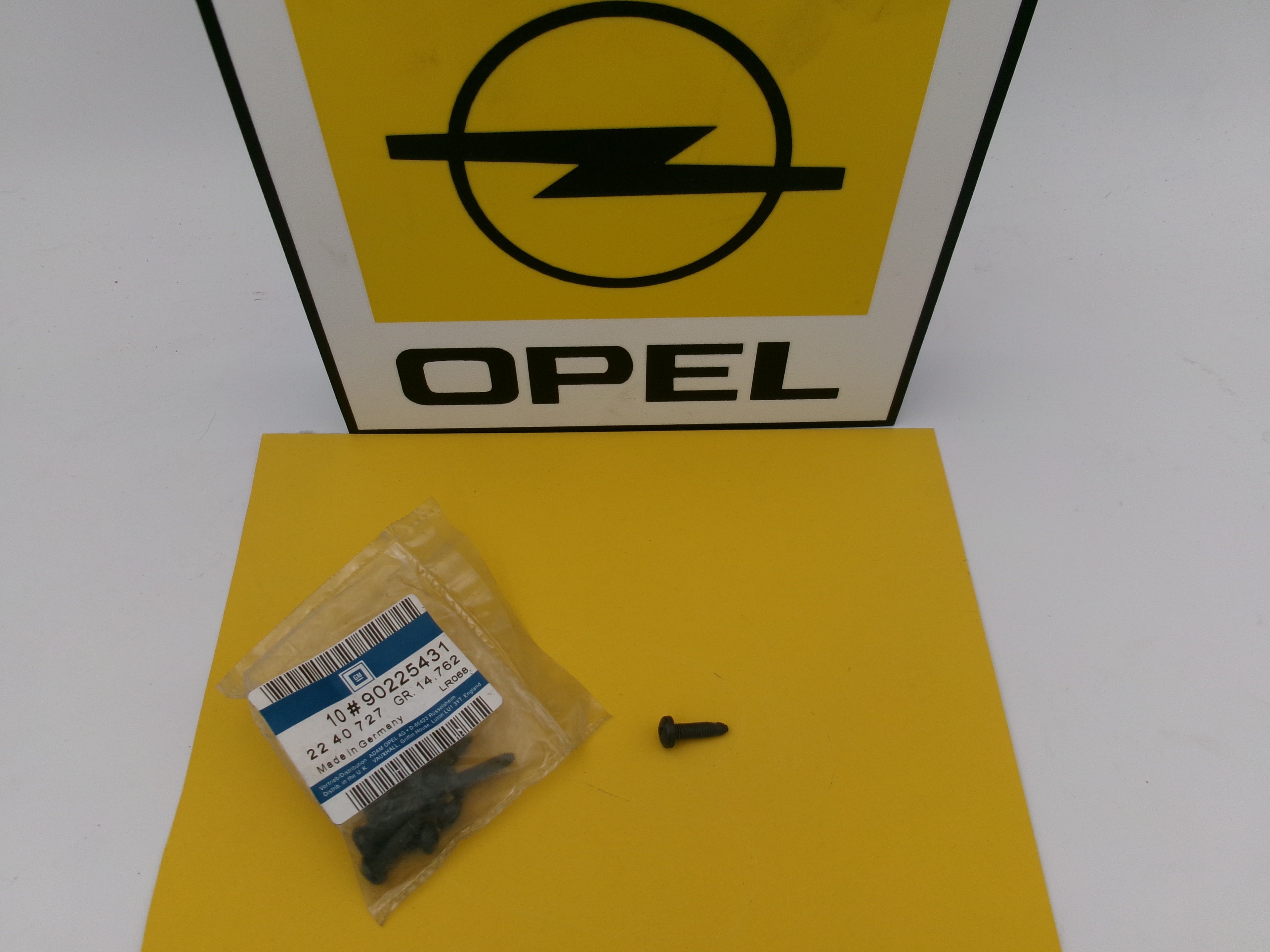 Opel Linsenschraube Verkleidung 90225431