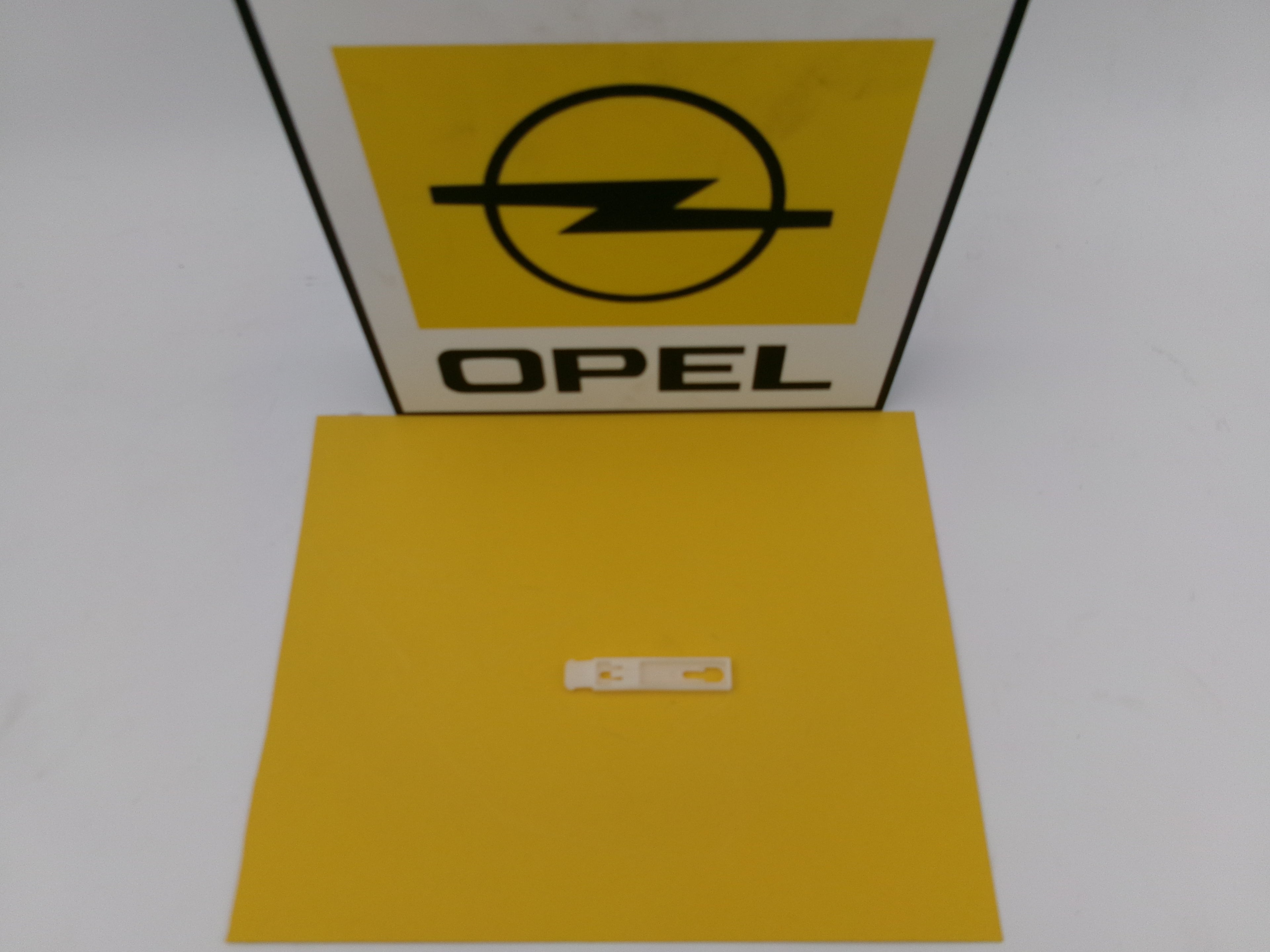 Vectra A Klammer, Steinschlagschutz an Einstiegsverkleidung Original GM 0164982 90347307