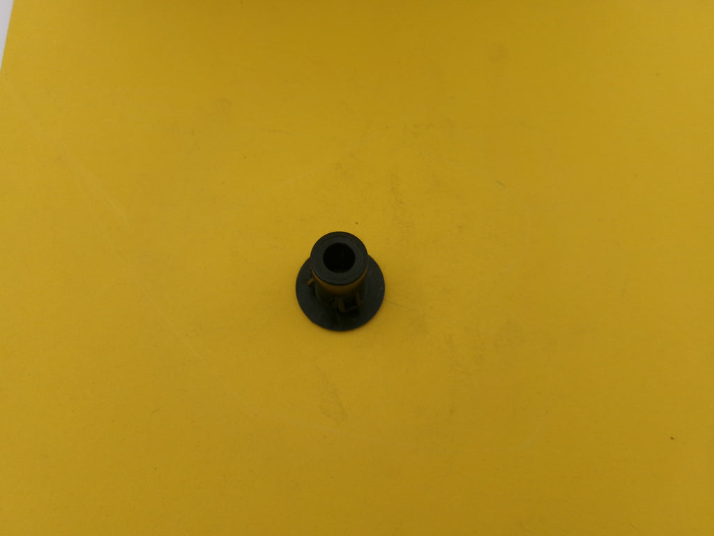 Opel Vectra A 2000 Distanzstück Stoßstange hinten GM Original 1404860 90346415