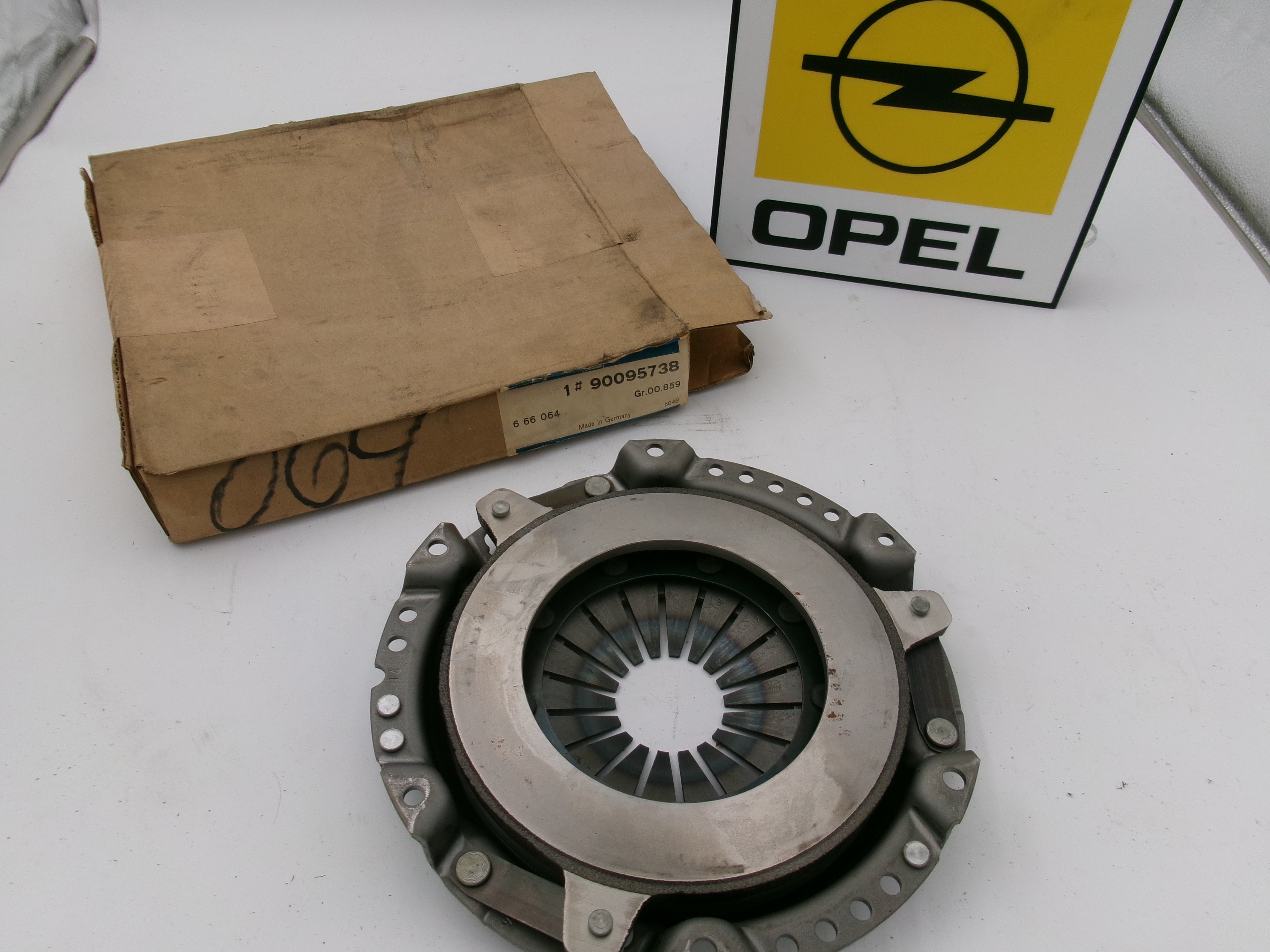 Kupplungsdruckplatte Ascona B/C Kadett D/E Manta B 90095738 666064
