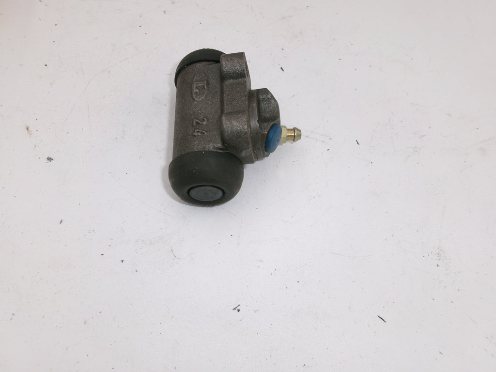 R12/R15/R17, Radbremszylinder hinten links. System Bendix Renault R12 (1,3 + 1,4). R15 (1,3). R17 (1,6)