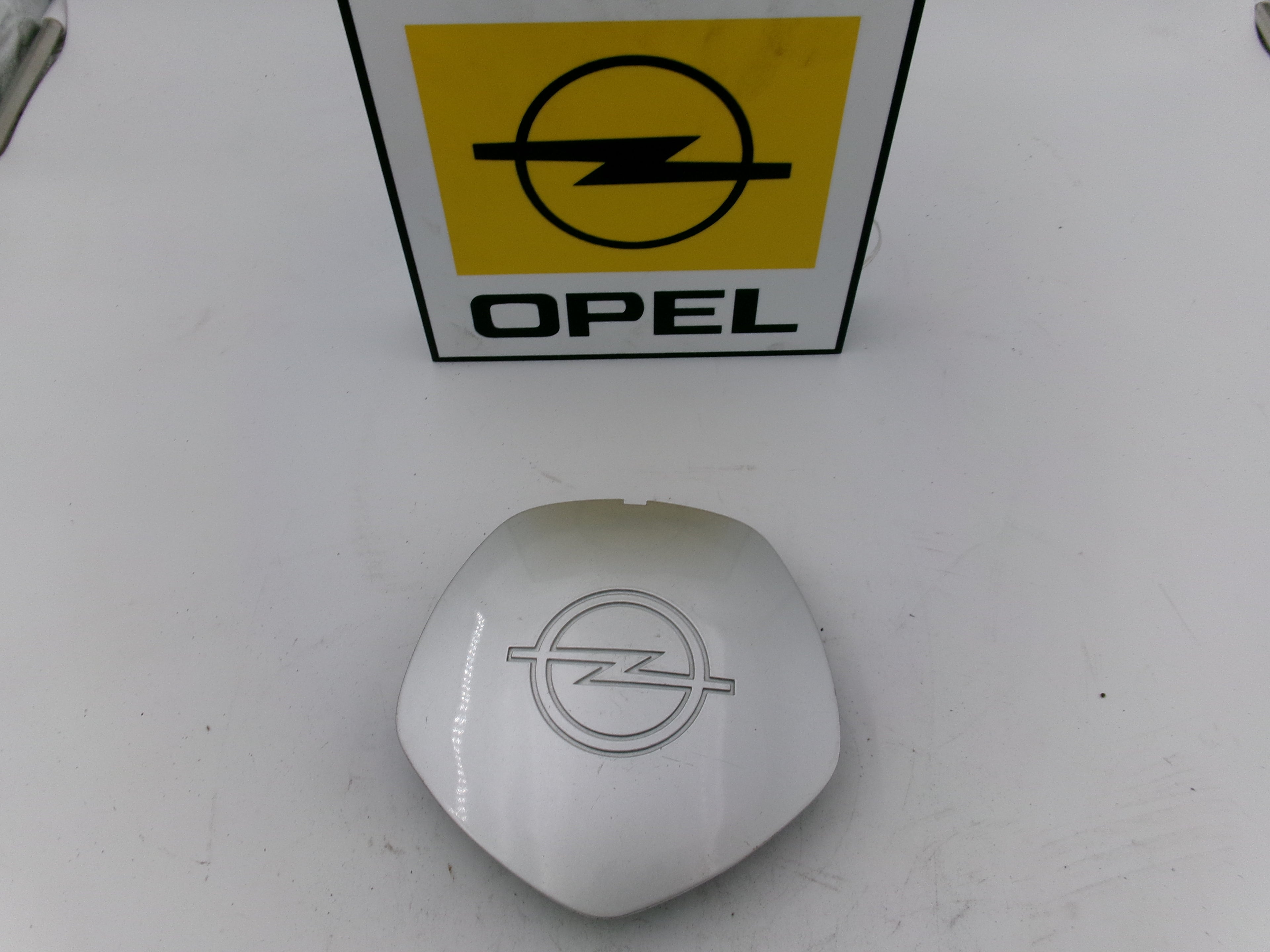 Nabendeckel Opel Kadett E 90241186