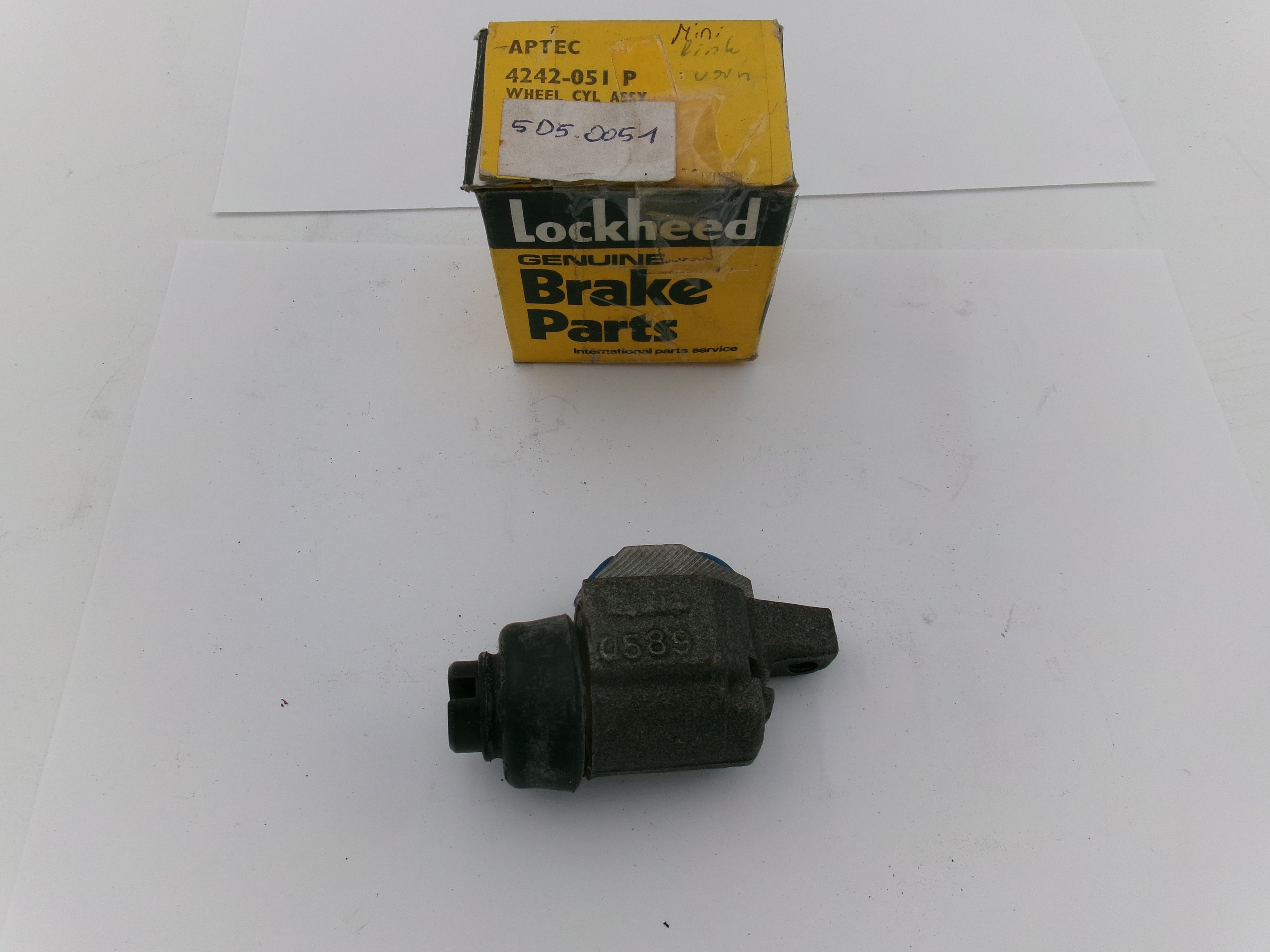 Radbremszylinder links Lockheed Austin Mini  4242-051 LW12051