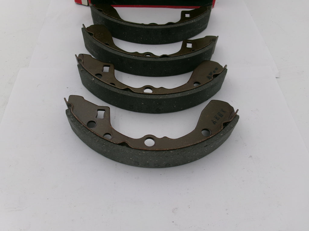 Bremsbackensatz Nipparts MAZDA 323 J3503027