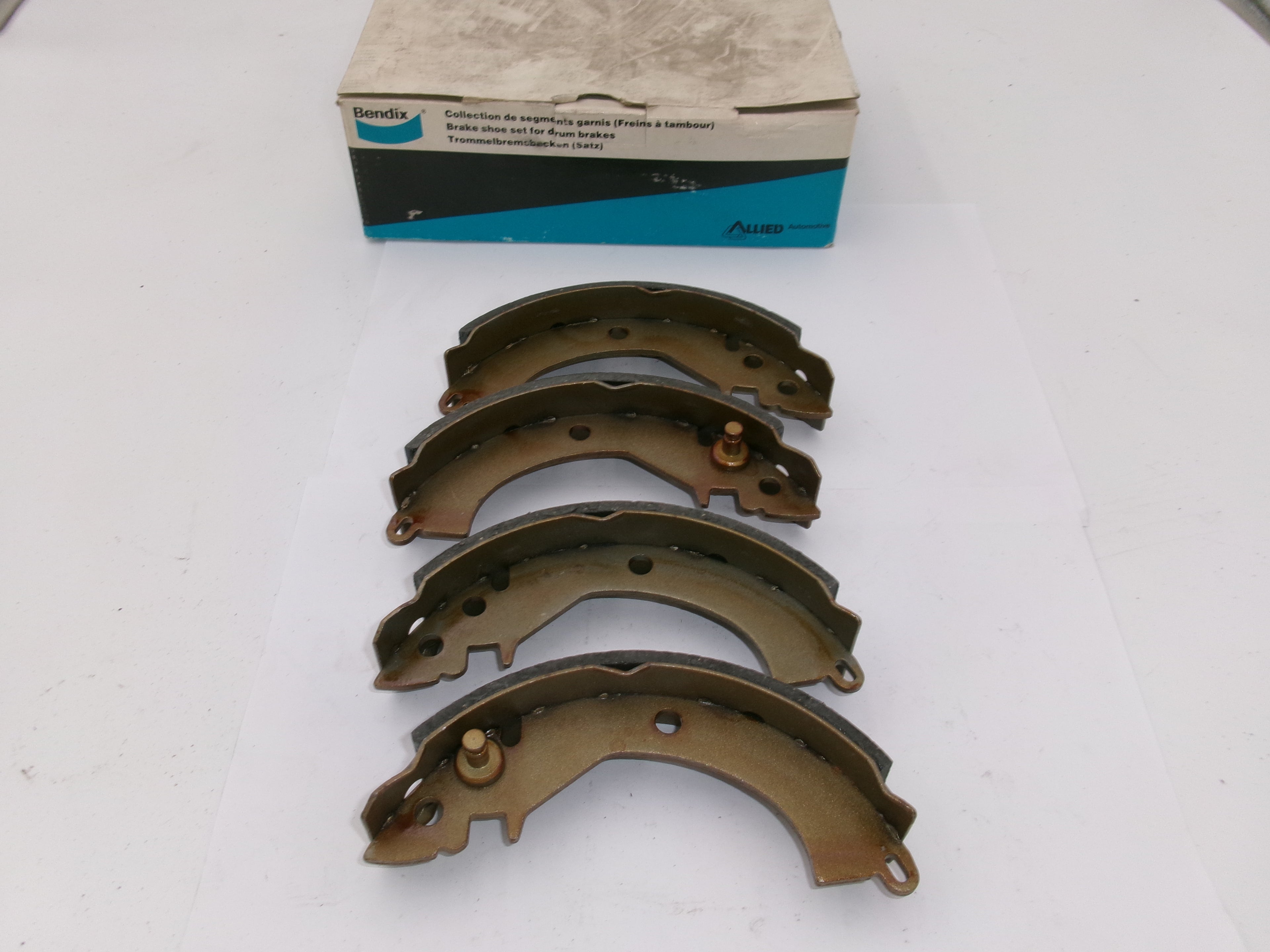 Bremsbackensatz Bendix MITSUBISHI Colt I OE MB238363