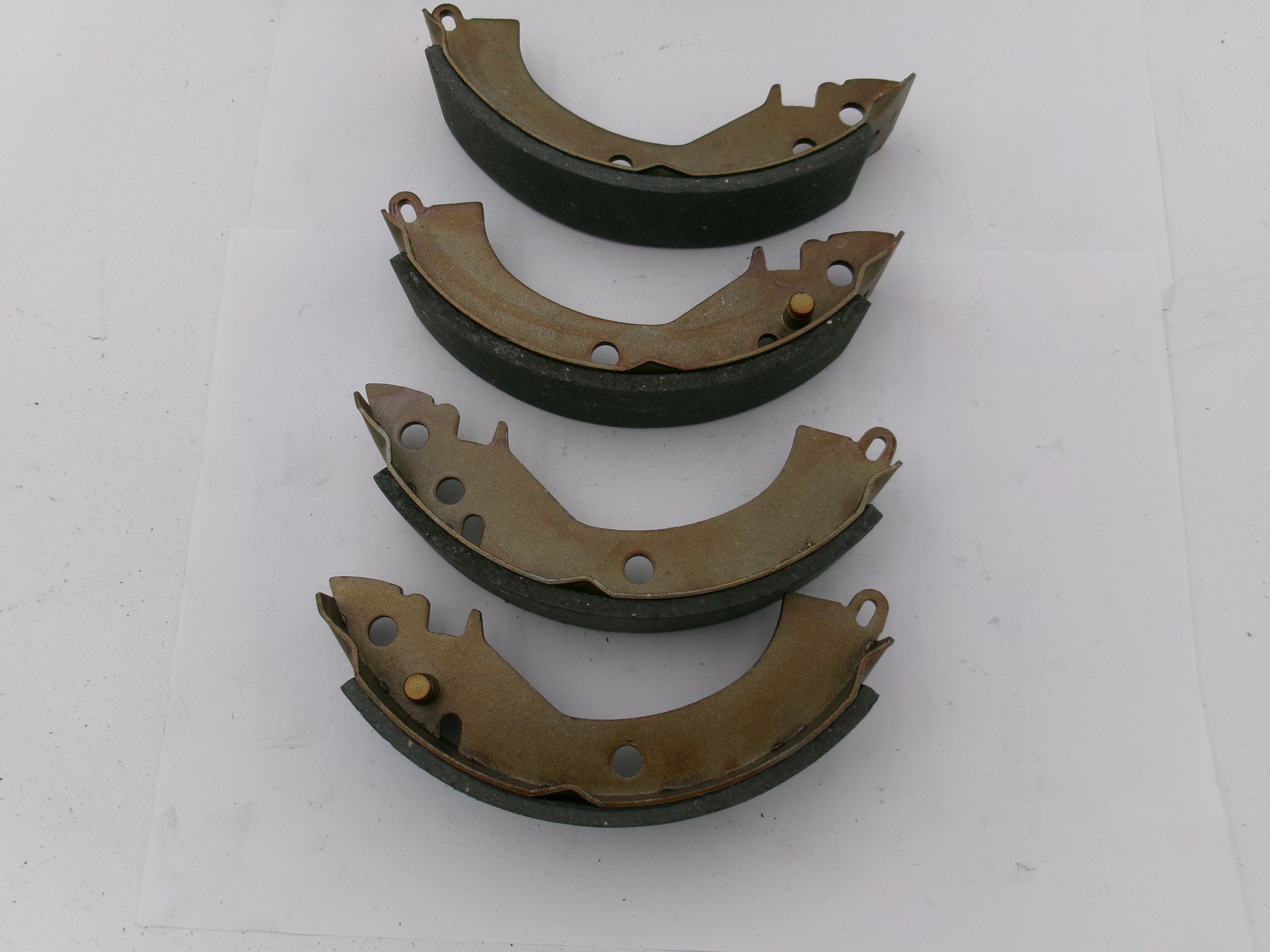 Bremsbackensatz Bendix MITSUBISHI Colt I OE MB238363