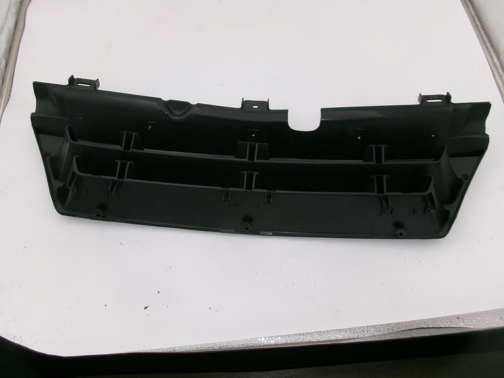 Kühlergrill Opel Omega A  90246679