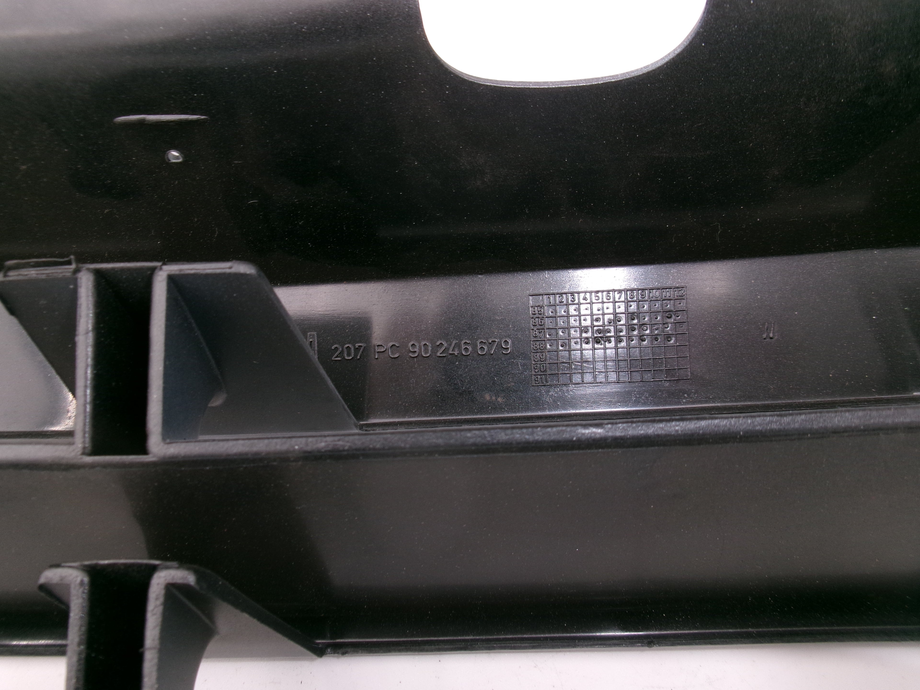 Kühlergrill Opel Omega A  90246679